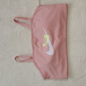 Nike sports bra size large pink/ Lightweight performance